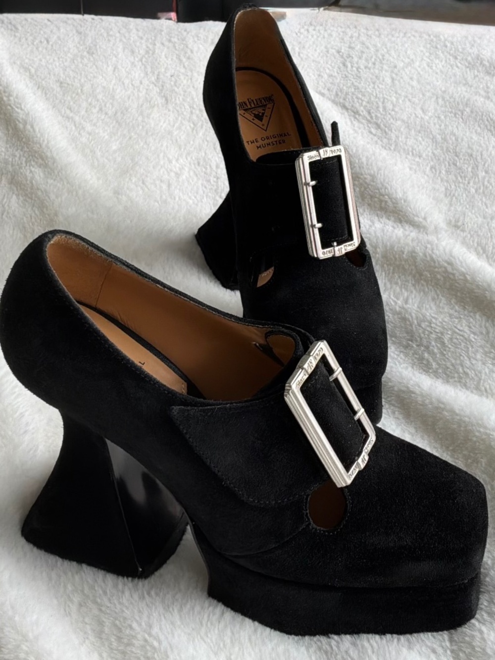 John Fluevog Mega MunsterBuckle Shoe original black Brocade Size 7 Box Dust Bag